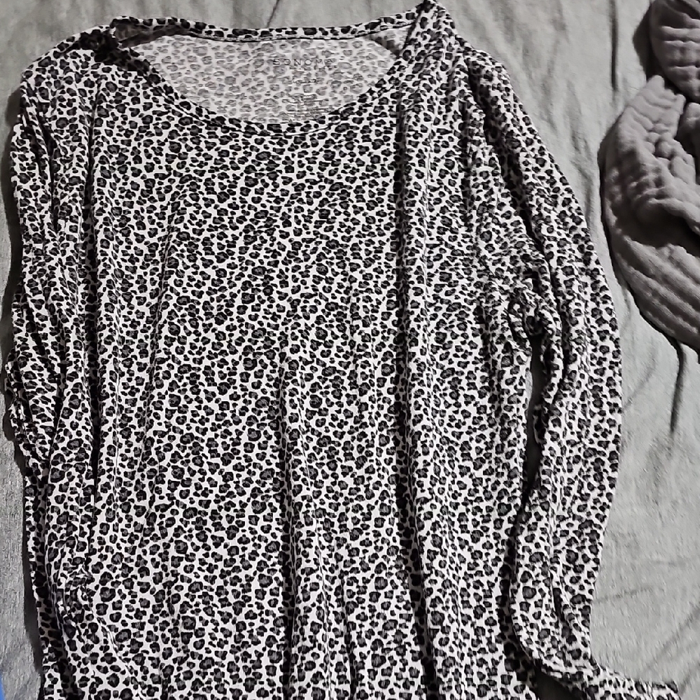 Sonoma Black and White Animal Print Long Sleeve Cuddle Dud type Top